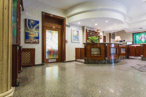 Lobby or reception, Lobby or reception