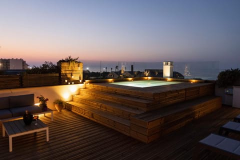 Balcony/Terrace, Pool view, Swimming pool