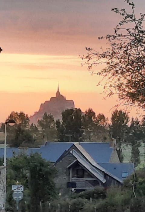 Cottage Le Pélican, à 5 minutes du Mont St Michel House in Brittany