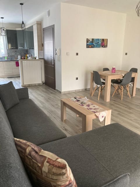 Classic and Chic House in Volos