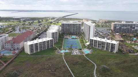 Beachfront Resort with Heated Pool Saida Royale 9039 Condo in South Padre Island