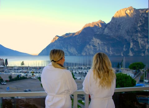 Lake Front Hotel Mirage Hôtel in Riva del Garda