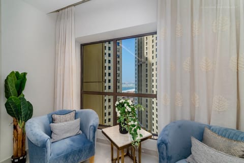 USMANS 4BDRM JBR Sadaf Next to Ritz Carlton Walk Daily Housekeeping JBR Apartment in Dubai