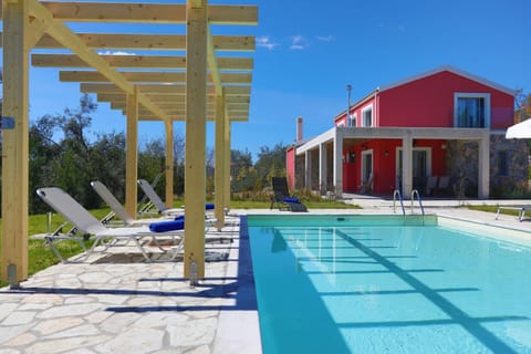 Property building, Day, Pool view, Swimming pool, sunbed