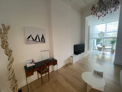 Apartment in trendy Chatelain center Brussels area Little Garden Internet wifi Apartment in Saint-Gilles