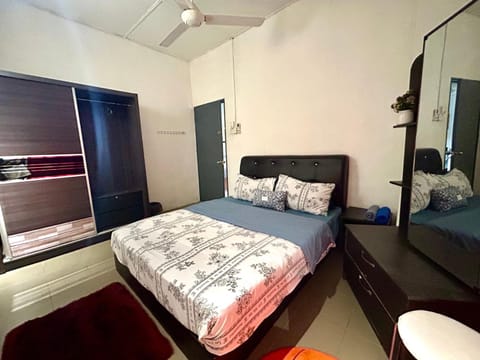 Entire 33 Cozy House • 3 Bedroom @ Alma Bukit Mertajam Casa in Penang