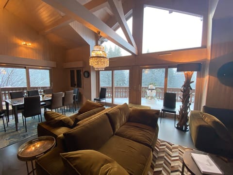 Communal lounge/ TV room, Living room, Dining area