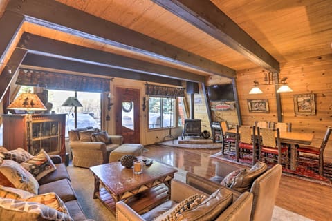 Lake Tahoe Mountain Cabin Private Beach Access! Haus in Homewood