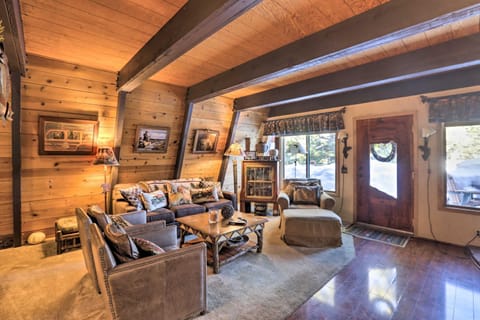 Lake Tahoe Mountain Cabin Private Beach Access! House in Homewood