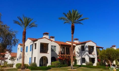 La Quinta Legacy Villas - Luxe Resort Pools with Desert Mountain Views Chalet in Indian Wells