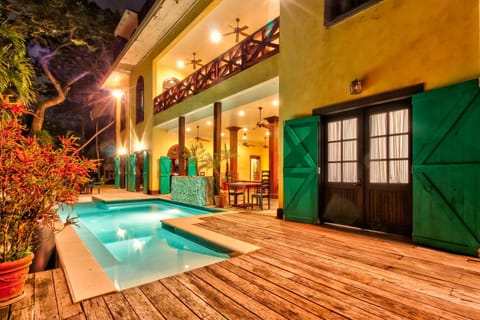 Mahogany Hall Gold Standard Certified House in Cayo District