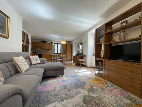 Communal lounge/ TV room, Living room