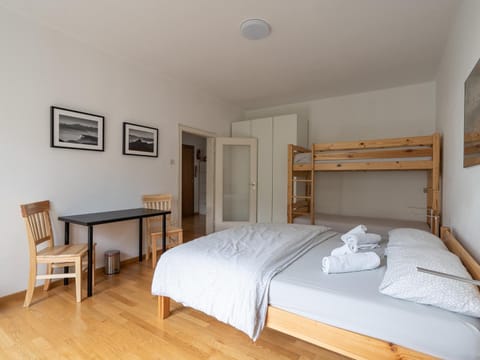 Bed, Bedroom, bunk bed