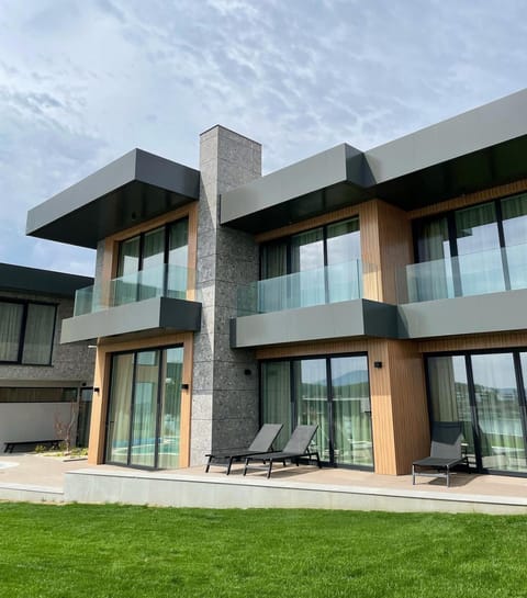 Property building, Patio, Garden, Inner courtyard view