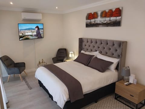 LND GUEST HOUSE Bed and Breakfast in Cape Town