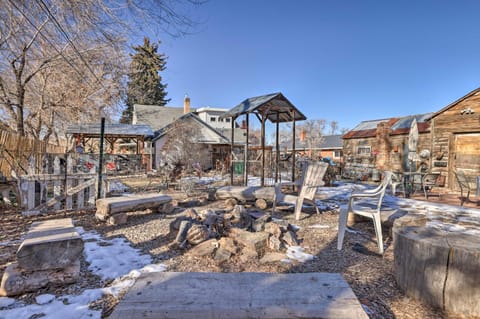 Cozy and Vintage Cedar City Apartment with Fire Pit! Eigentumswohnung in Cedar City