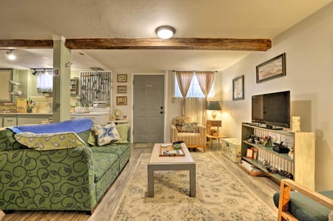 Cozy and Vintage Cedar City Apartment with Fire Pit! Eigentumswohnung in Cedar City