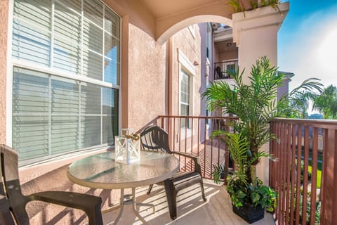 Luxury PET FRIENDLY Condo, Near Clubhouse & Pool Condo in Highlands Reserve