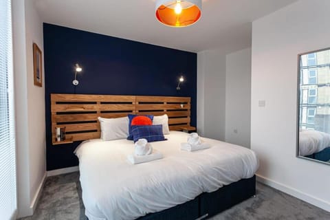 Modern 2 Bed Flat 5min to Old Trafford Stadium Apartment in Stretford