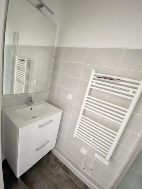 Parc de la Tête d'Or - Parc de la Feyssine - Croix Luizet - La Doua - CNRS - INSA - Université Claude Bernard Apartment in Villeurbanne