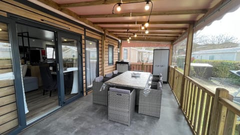 BBQ facilities, Balcony/Terrace