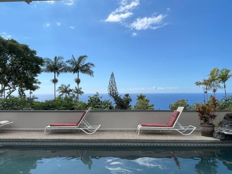 Pool view, Sea view, Swimming pool, sunbed