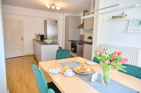 Dining area, kitchen