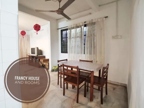 Chill and Traditional House in Bercham Ipoh House in Ipoh