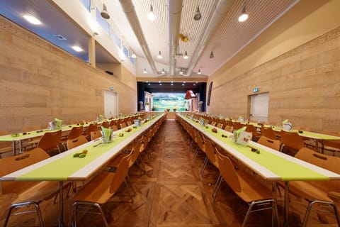 Banquet/Function facilities, Meeting/conference room