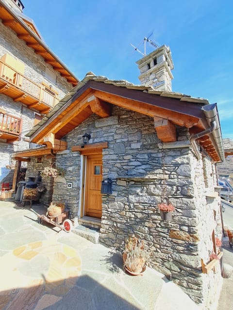 La "Casetta" CIR 0039 House in Aosta Valley, Italy