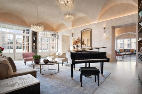 Lounge or bar