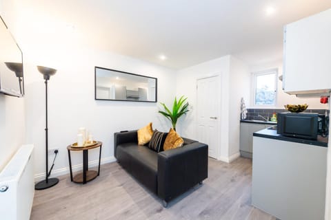 Kitchen or kitchenette, Living room