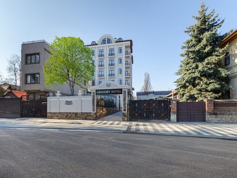 Property building, Facade/entrance