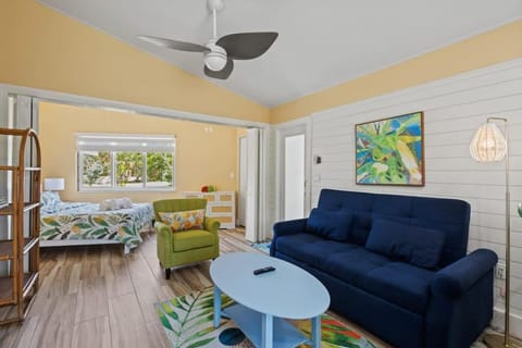 Renovated Cottage at the Historic Palms Inn of Sanibel- Includes Pool and Bikes House in Sanibel Island