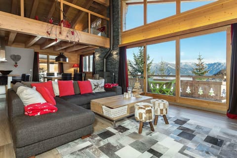 Living room, Dining area, Mountain view