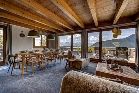 Dining area, Mountain view