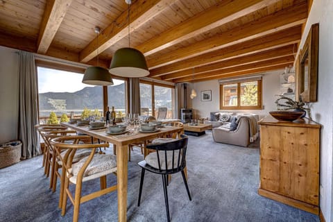 Dining area, Mountain view