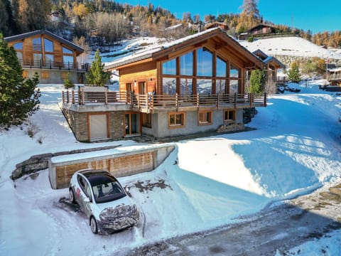 Hot Tub, Dining area, City view