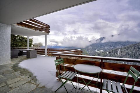Balcony/Terrace, Mountain view, Area and facilities