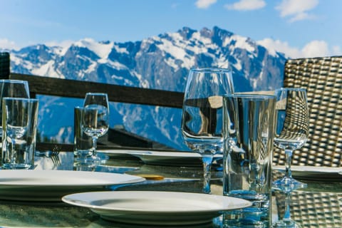 Dining area, Mountain view