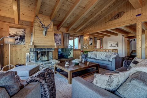 Chalet le Grand Ours Chalet in Riddes