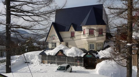 Annex Aburaya Bed and Breakfast in Nagano Prefecture