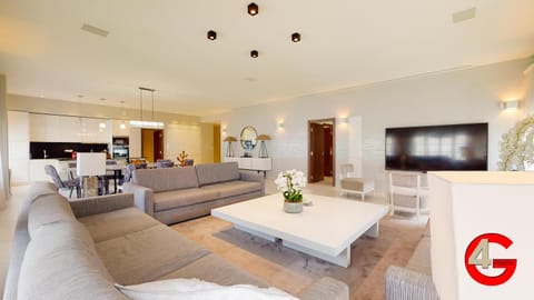 Communal lounge/ TV room, TV and multimedia, Living room, Lobby or reception, Lounge or bar, Banquet/Function facilities, Seating area, Dining area, Meeting/conference room