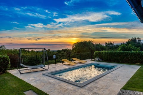 On site, Sea view, Swimming pool, Swimming pool, Sunset