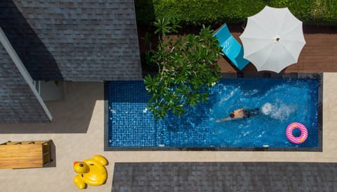 Bird's eye view, Swimming pool, sunbed