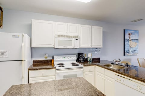 Grand Caribbean #216 - Sandy Restoration Apartment in Orange Beach