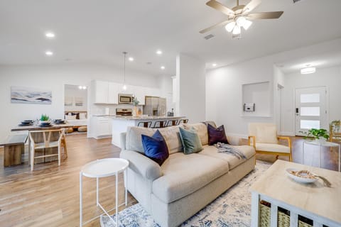 Living room, Dining area, kitchen