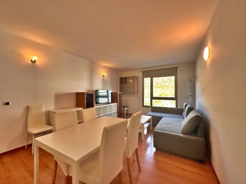 Tucamp 3,8 Al lado del telecabina para 6 pax Apartment in AD200 Encamp, Andorra