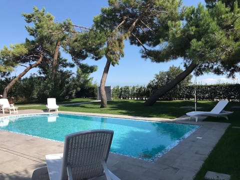Super Villa With Private Pool in Isola Albarella Chalet in Isola Albarella