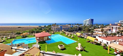 Sea view, Swimming pool, sunbed